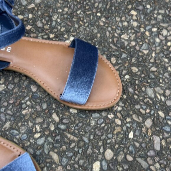 Rampage Blue Velvet Ankle Strap Sandals Size 8.5 Medium - Picture 6 of 7